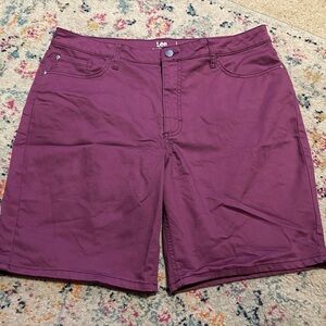 Lee Women’s Bermuda shorts in purple pink size 18 long shorts comfortable